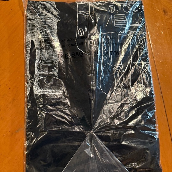 New In Bag Uniqlo Kaws Andy Warhol Graphic Robot Print T-Shirt Black White XXL - Picture 4 of 5